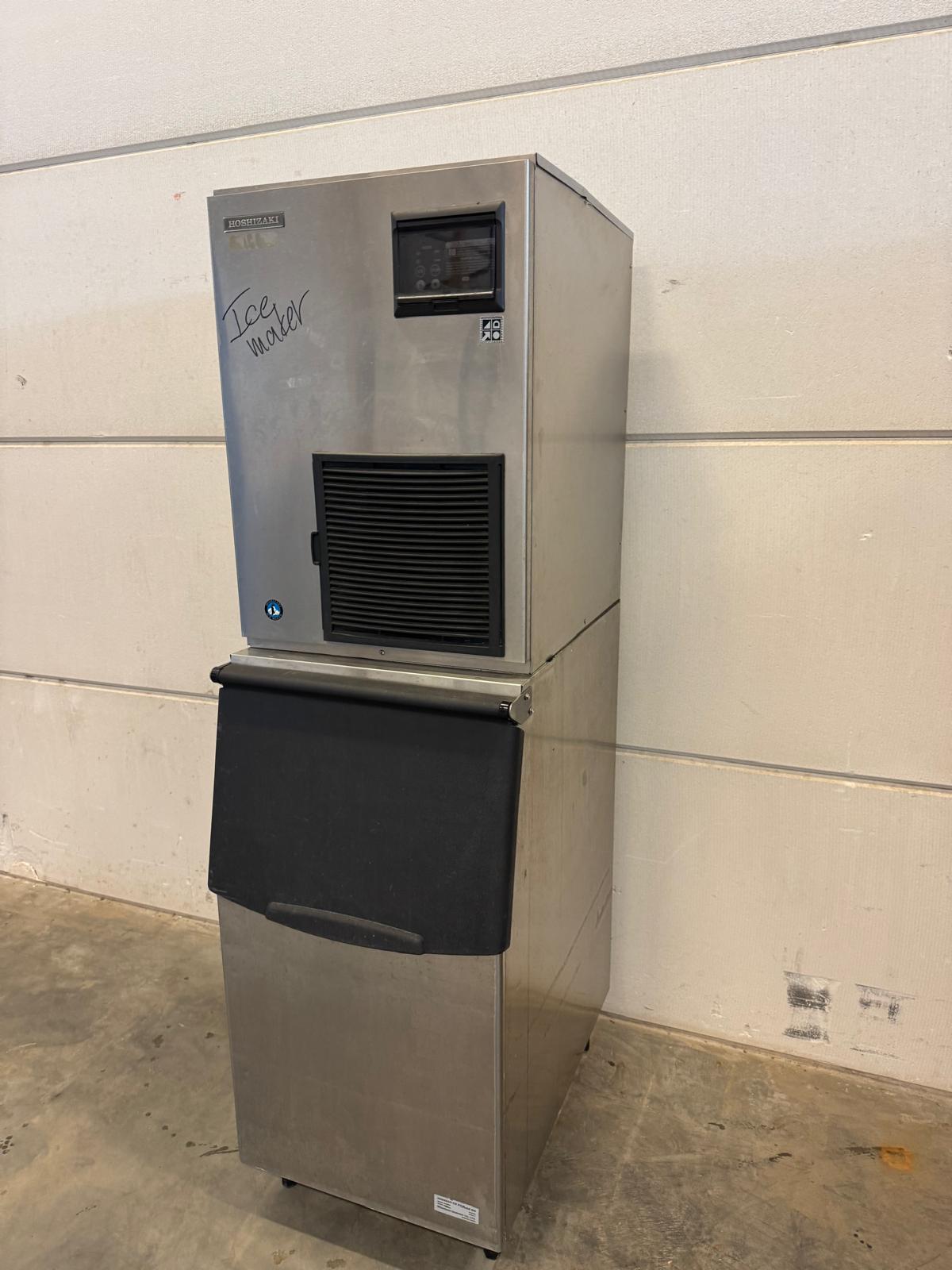 Hoshizaki FM-170AKE-N-SB Nugget Ice Machine with Storage Bin
